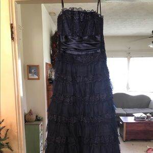 **MUST GO** Midnight blue prom dress
